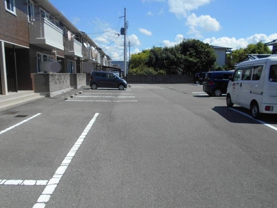 駐車場　駐車場