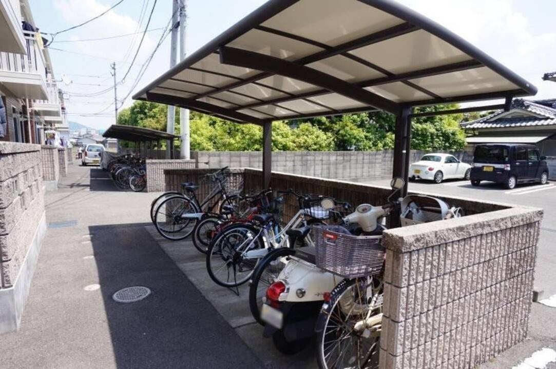 駐車場　駐輪場