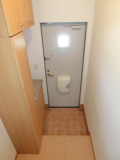 玄関　収納付の玄関スペース