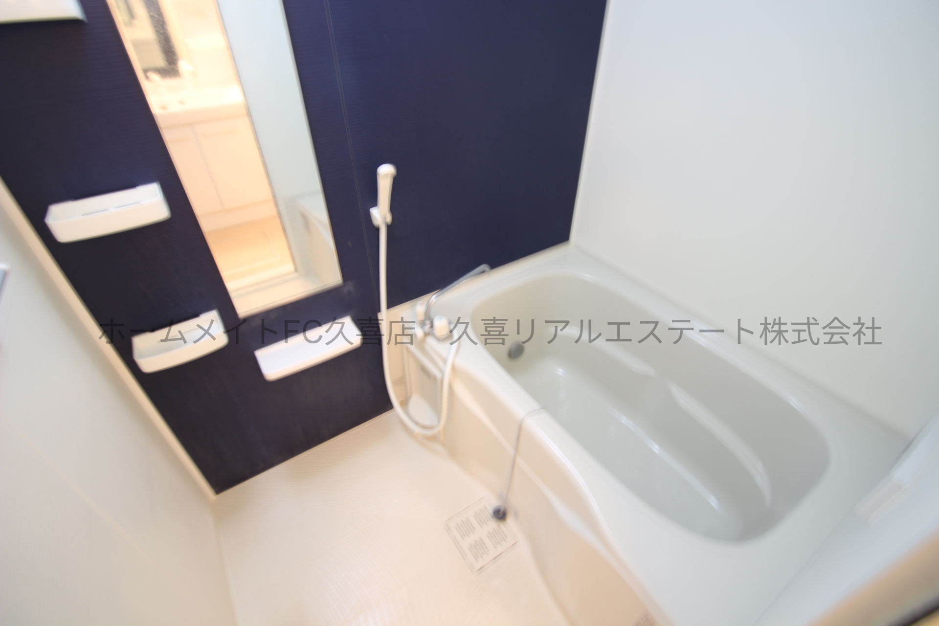 バス・シャワールーム　同建物別号室