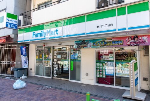 コンビニ　ファミリーマート 新川二丁目店（コンビニ）まで77m