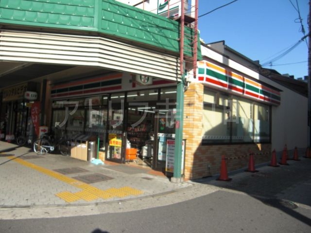 コンビニ　セブンイレブン大阪堀越町店（コンビニ）まで42m
