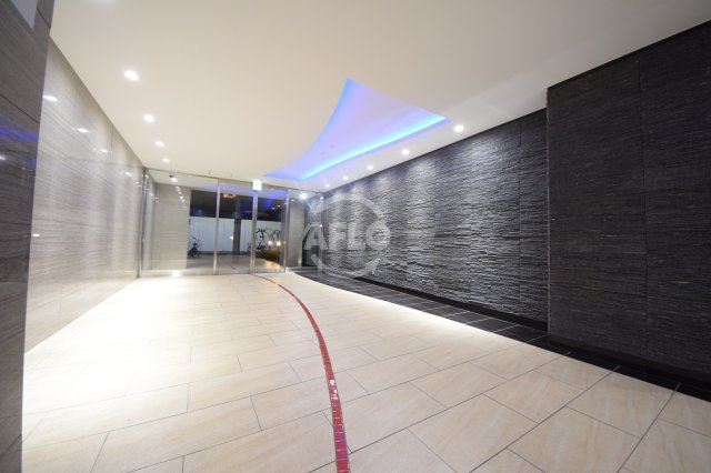 エントランス　セレニテ心斎橋グランデ　エントランス