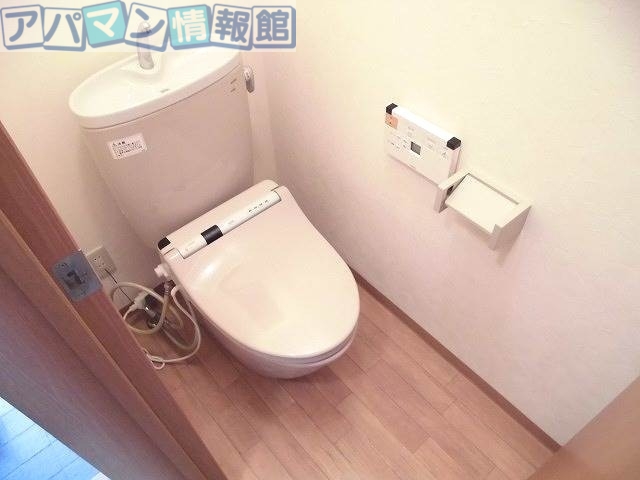 トイレ　※別号室のお写真になります