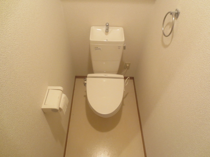 トイレ　※退去予定の為、同タイプ他号室の写真です