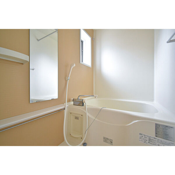 バス・シャワールーム　シンプルで機能的なユニットバスです♪