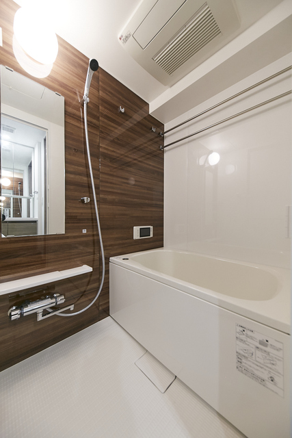 バス・シャワールーム　※写真は同タイプ住戸です。