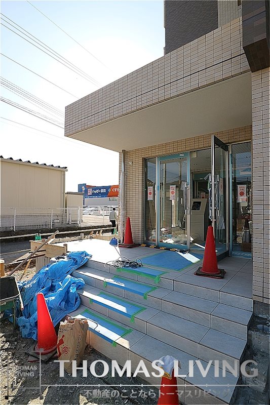 エントランス　オートロック付きでセキュリティ面も安心ですね。