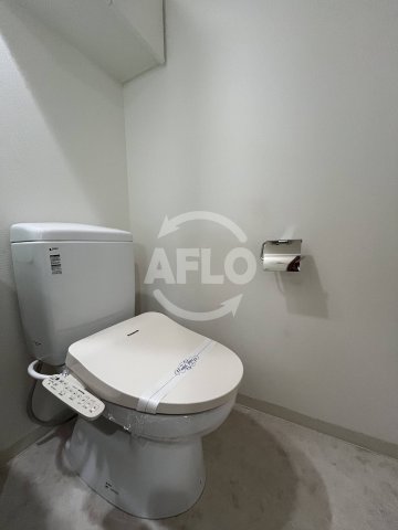 トイレ　セレニテ新大阪弐番館　トイレ