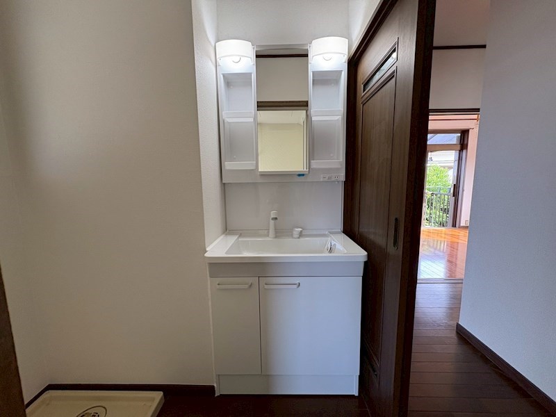 洗面設備　反転タイプ