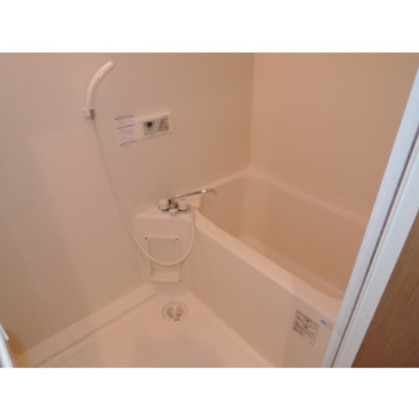 バス・シャワールーム　同物件別部屋の写真です