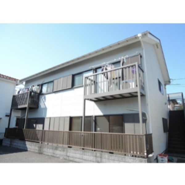 建物外観　南向きの日当り良好の建物です。