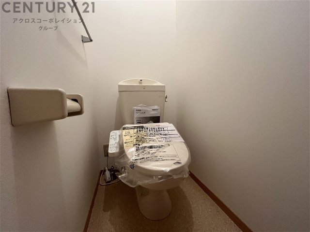 トイレ　温水洗浄便座機能付きのトイレです♪