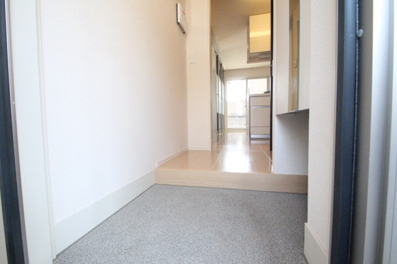 玄関　※別部屋の写真です