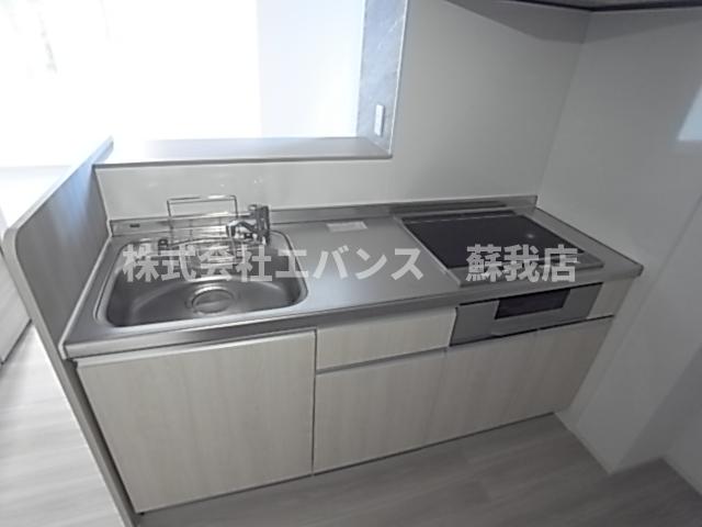 キッチン　コンパクトなキッチンで掃除もラクラク