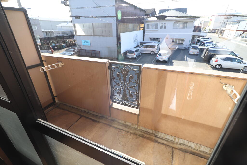 バルコニー　バルコニーには奥行きがあります。