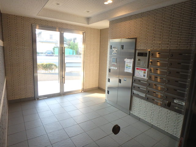 エントランス　★宅配ボックス・オートロックのあるエントランス★