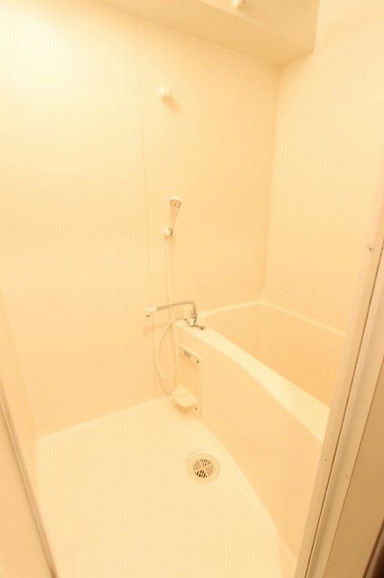 バス・シャワールーム　同物件、別号室のものです。