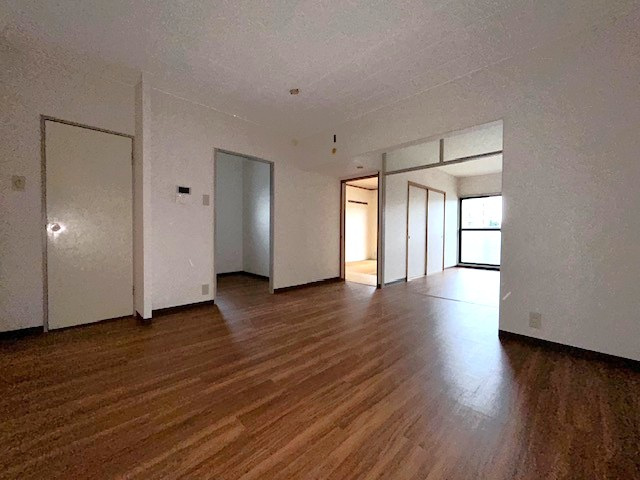 居室・リビング　※他号室の写真です