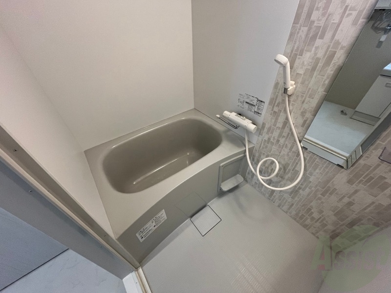 バス・シャワールーム　お風呂になります。一日の疲れを癒してくださいね。