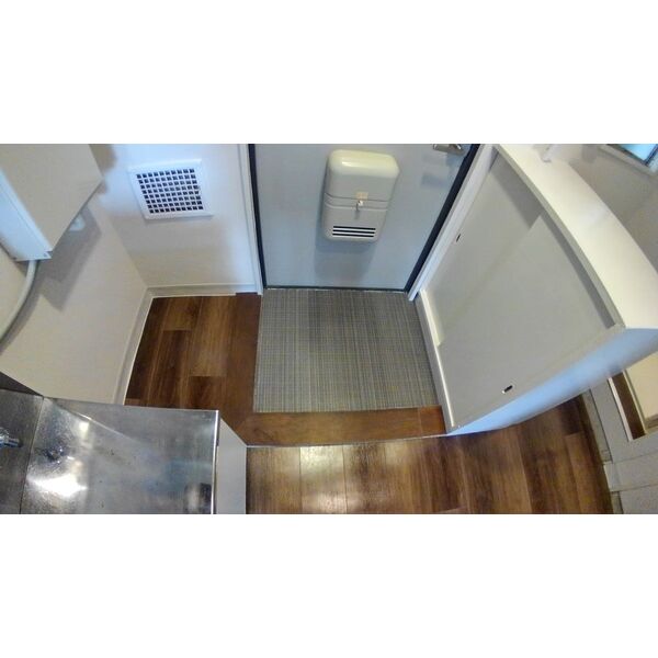 玄関　※別号室の参考写真です