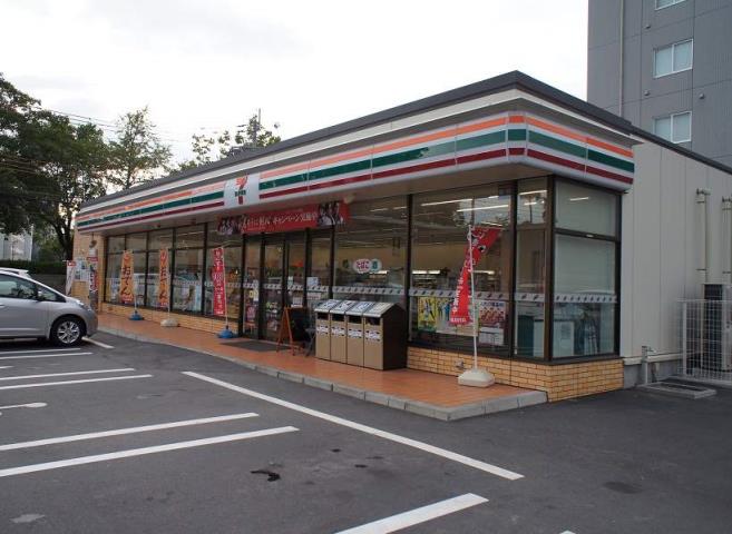 コンビニ　セブンイレブン鹿児島新屋敷町店（コンビニ）まで203m