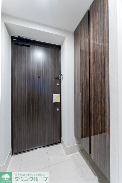 玄関　※写真は同タイプ住戸です。