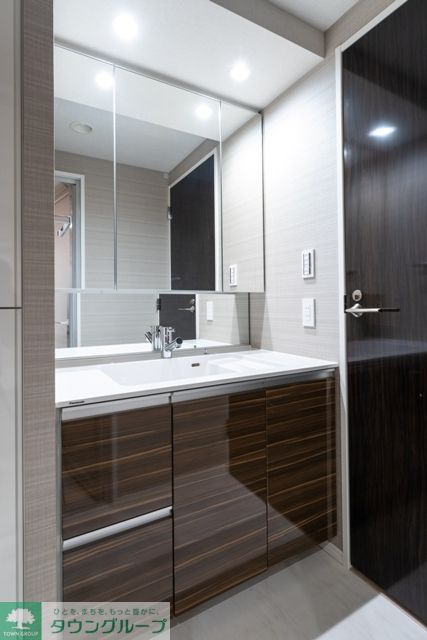 洗面設備　※写真は同タイプ住戸です。