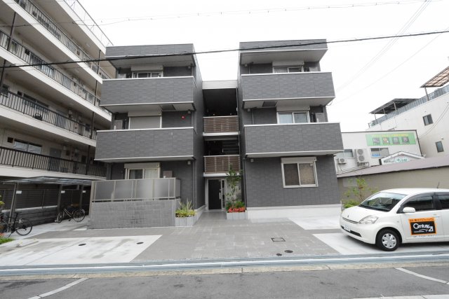 建物外観　安心のオートロック付き♪