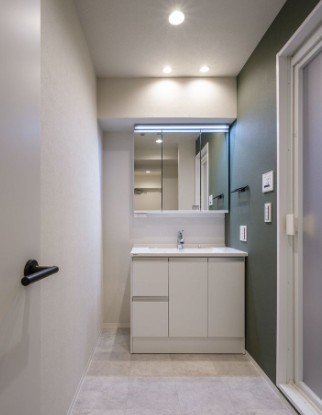 洗面設備　写真は同タイプ住居です。