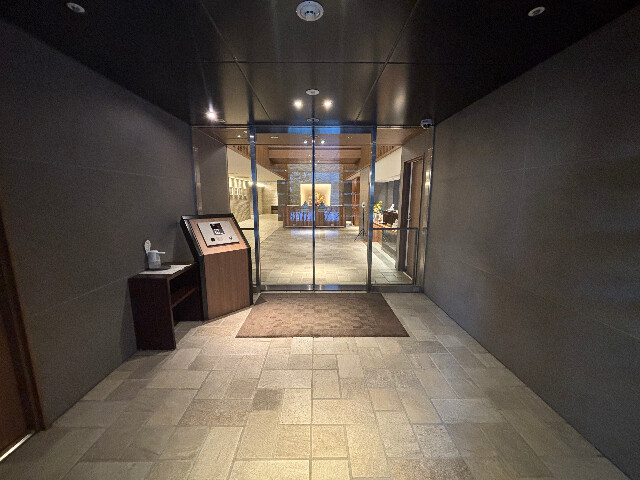 エントランス　オートロック付エントランス