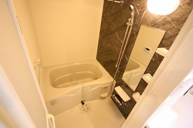 バス・シャワールーム　バスルーム　※別号室参考写真