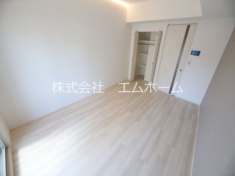 その他部屋・スペース　洋室8帖　エアコン完備　ウォークインクローゼット付（収納充実