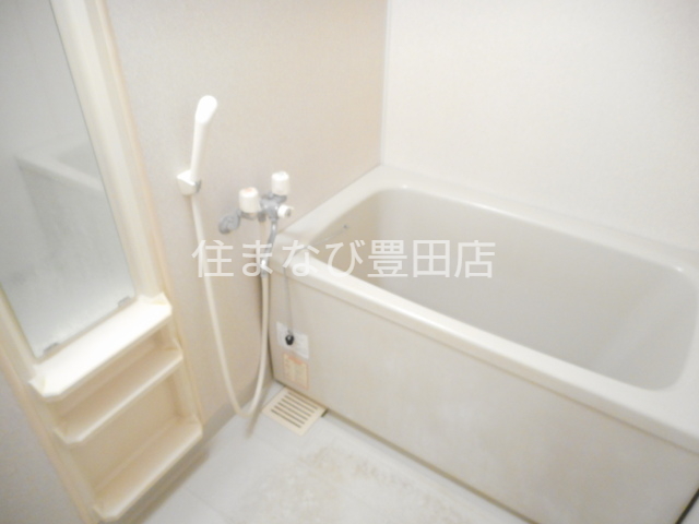 バス・シャワールーム　同型別部屋写真