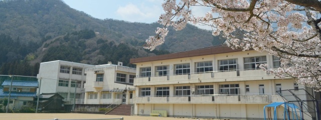 小学校　姫路市立古知小学校（小学校）まで1304m