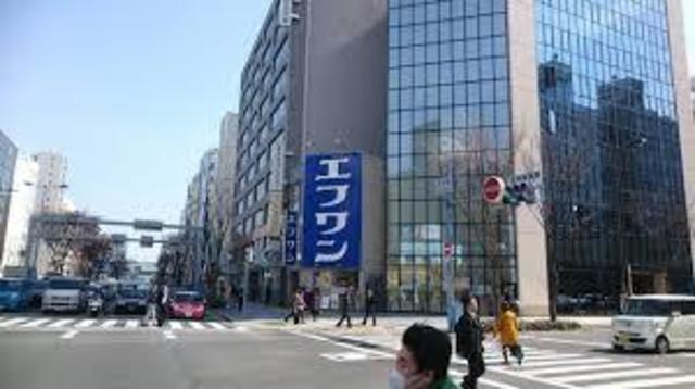 ショッピングセンター　エフワン東梅田店（ショッピングセンター）まで243m