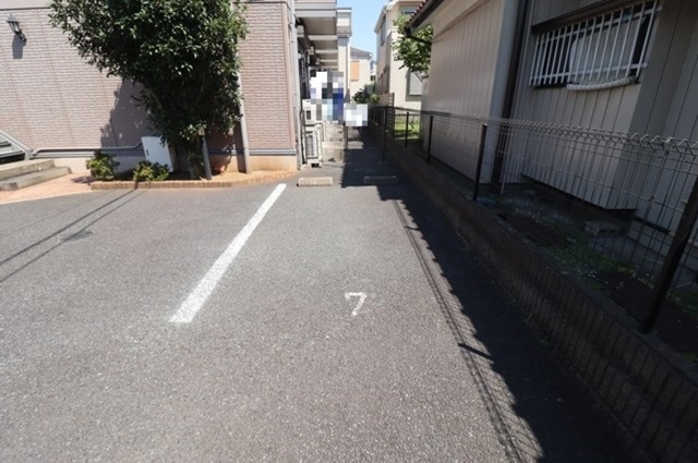 駐車場　駐車場