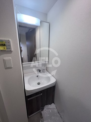 洗面設備　プレサンスOSAKA東中本エシデル　独立洗面台