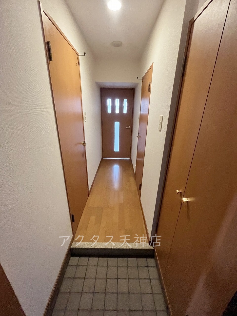 玄関　※実際は、反転タイプ