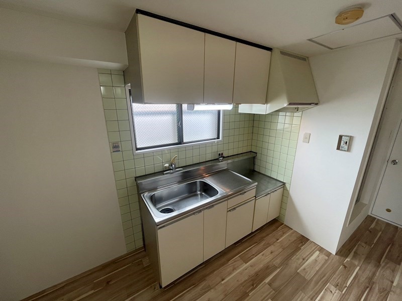 キッチン　※別号室の写真使用中