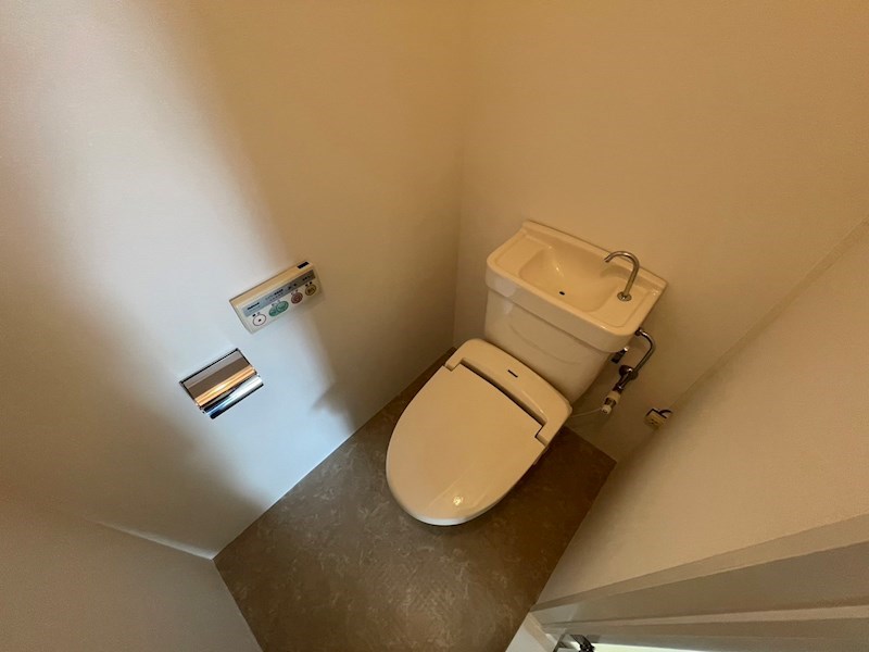 トイレ　※別号室の写真使用中