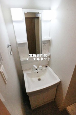 洗面設備　清潔感ある独立洗面台で毎日気持ちよく♪