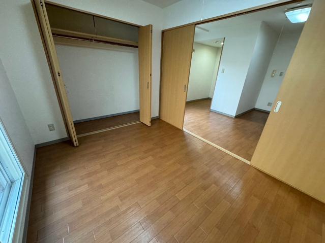 小学校　東園小学校（小学校）まで684m