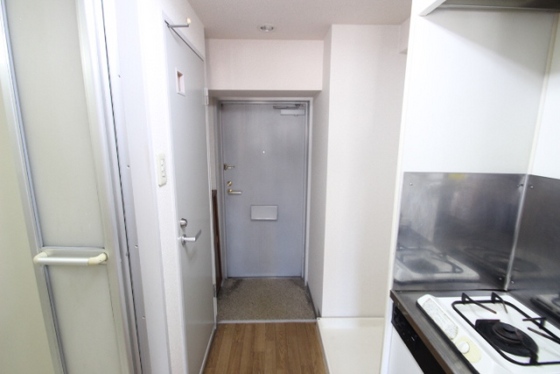 玄関　※別部屋の写真です。