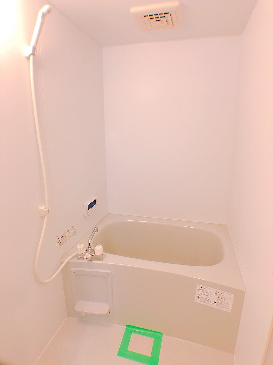 バス・シャワールーム　追い炊き機能付きオートバス