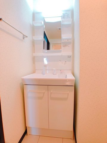 洗面設備　シャンプードレッサー付洗面台