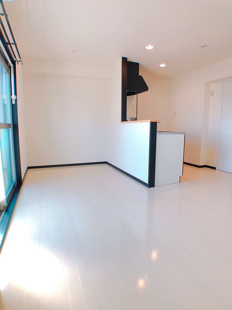 居室・リビング　広々使える12.7帖のリビング