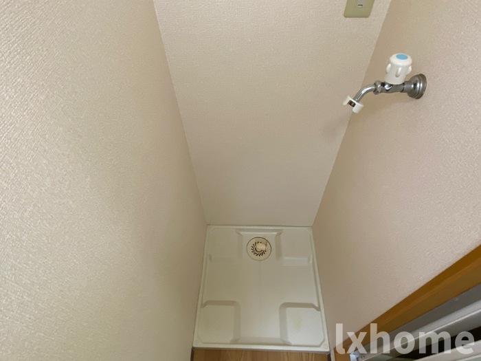 洗面設備　明るい洗面所です