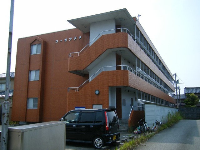 その他共有部分　敷地内に、外物置。１階共用廊下の右側。