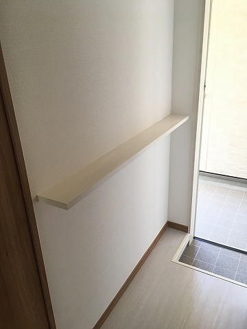 玄関　収納もある玄関です